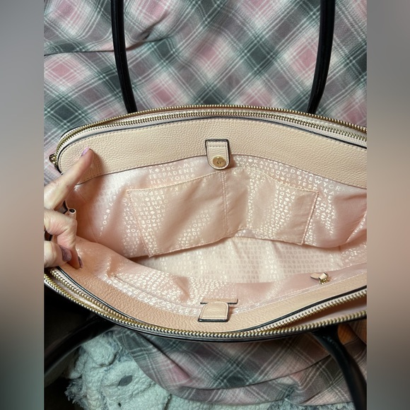 XL GUC Kate Spade handbag. Pink and Black. Perfect for spring. - Picture 2 of 9